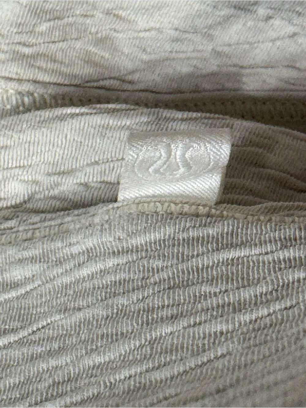 lululemon athletica Textured Cream Ribbed Gaucho Pants 1067
